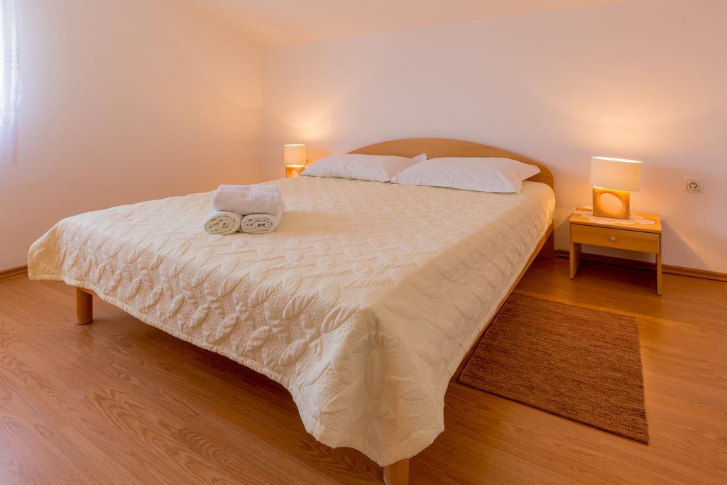 Apartments Marica Novi Vinodolski Bagian luar foto
