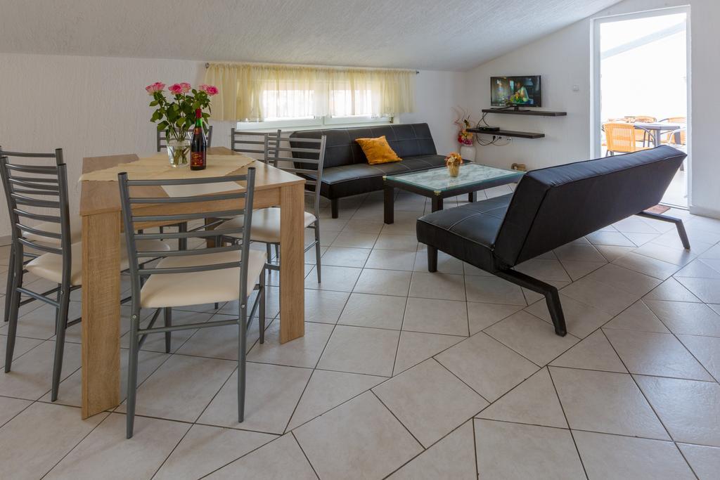 Apartments Marica Novi Vinodolski Bagian luar foto