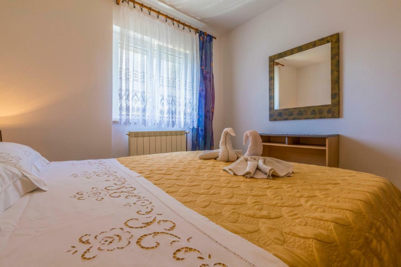 Apartments Marica Novi Vinodolski Bagian luar foto