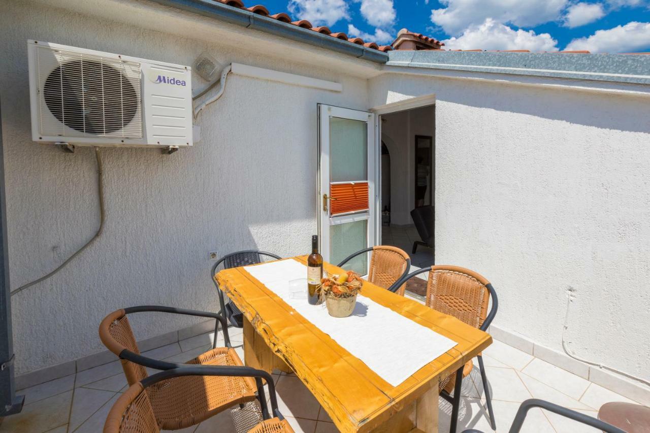 Apartments Marica Novi Vinodolski Bagian luar foto